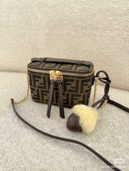 Picture of Fendi Handbags _SKUfw237506746fw